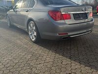 Gebraucht BMW 740 306 PS (225 kW) 2010 Grau Limousine