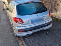 Gebraucht Peugeot 206+ 75 PS (55 kW) 2010 Silber Kleinwagen