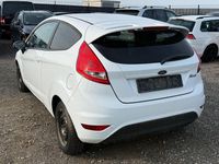Gebraucht Ford Fiesta Trend 82 PS (60 kW) 2010 Weiß Kleinwagen