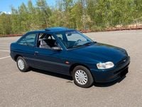 Second-hand Ford Escort 75 CP (55 kW) 1995 Albastru Coupe