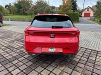 Używany Seat Leon FR 110 KM (80 kW) 2024 Czerwony Sedan/Limuzyna