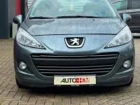 Gebraucht Peugeot 207 90 PS (66 kW) 2011 Grau Limousine