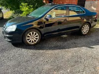 Gebraucht VW Jetta 105 PS (77 kW) 2010 Schwarz Limousine