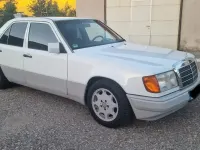 Gebraucht Mercedes E200 118 PS (86 kW) 1992 Weiß Limousine