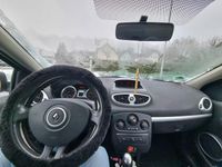Używany Renault Clio II Dynamique 101 KM (74 kW) 2009 Biały Sedan/Limuzyna