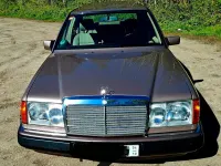 Gebraucht Mercedes E220 150 PS (110 kW) 1993 Andere farben Limousine