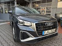 Gebraucht Audi Q2 S-Line 150 PS (110 kW) 2025 Grau SUV
