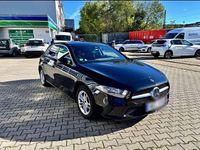Gebraucht Mercedes A180 116 PS (85 kW) 2019 Schwarz Limousine