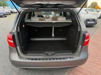 Usado Mercedes B200 156 HP (114 kW) 2012 Cinzento Monovolume