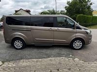 Gebraucht Ford Tourneo Titanium 150 PS (110 kW) 2023 Pyritsilber Van / Kleinbus