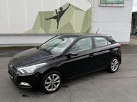 Gebraucht Hyundai i20 YES! Silver 84 PS (61 kW) 2015 Schwarz Kleinwagen