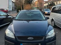 Gebraucht Ford Focus 80 PS (58 kW) 2005 Blau Kleinwagen
