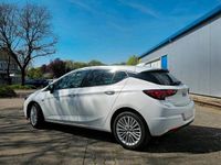 Gebraucht Opel Astra Dynamic 125 PS (91 kW) 2017 Weiß Limousine