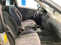 Gebraucht Toyota Avensis Sol 150 PS (110 kW) 2002 Silber Kleinwagen