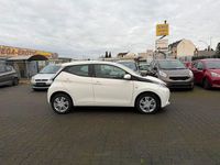Gebraucht Toyota Aygo 69 PS (50 kW) 2018 Weiß Kleinwagen