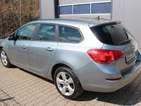 Usata Opel Astra Design Edition 95 CV (69 kW) 2011 Argento Station wagon
