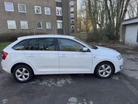 Gebraucht Skoda Rapid Active 90 PS (66 kW) 2014 Weiß Kleinwagen