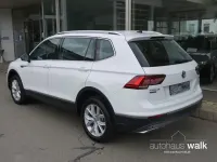 Gebraucht VW Tiguan Allspace Highline 200 PS (147 kW) 2021 Pure white SUV
