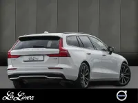 Gebraucht Volvo V60 Plus 349 PS (256 kW) 2025 Crystal white pearl / metallic Kombi
