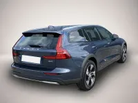 Gebraucht Volvo V60 CC Plus 197 PS (144 kW) 2023 Blau Kombi