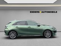 Neu Kia Ceed GT GT-Line 140 PS (102 kW) 2025 Exg) experience green m (gruen Limousine