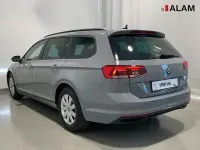 Gebraucht VW Passat Basis 150 PS (110 kW) 2023 Mondsteingrau Kombi