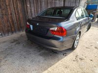 Gebraucht BMW 320 150 PS (110 kW) 2005 Grau Limousine