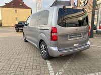 Gebraucht Toyota Proace Verso Plus 177 PS (130 kW) 2023 Bismutsilber metallic Kombi