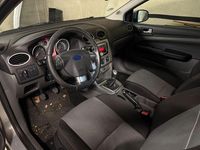 Gebraucht Ford Focus 125 PS (91 kW) 2010 Grau Limousine