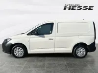 Usado VW Caddy 102 HP (75 kW) 2022 Branco Monovolume