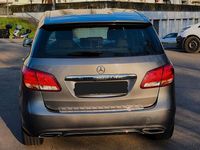 Gebraucht Mercedes B180 122 PS (89 kW) 2015 Grau Van / Kleinbus