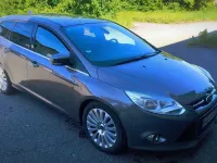 Gebraucht Ford Focus 116 PS (85 kW) 2012 Grau Kombi