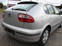 Używany Seat Leon Stella 105 KM (77 kW) 2003 Srebrny Sedan/Limuzyna