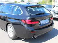 Gebraucht BMW 520 190 PS (139 kW) 2023 Black sapphire metallic Kombi