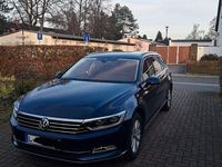 Gebraucht VW Passat Highline 150 PS (110 kW) 2019 Blau Kombi