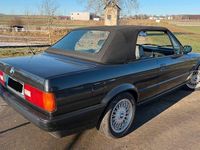 Gebraucht BMW 318 Cabriolet M Sport 116 PS (85 kW) 1991 Schwarz Cabrio