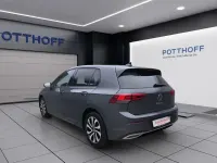 Gebraucht VW Golf VIII Active 150 PS (110 kW) 2023 Delfingrau metallic Limousine