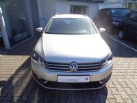 Gebraucht VW Passat 140 PS (102 kW) 2011 Silber metallic Kombi