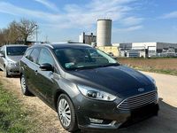 Gebraucht Ford Focus Titanium 125 PS (91 kW) 2018 Grau Kombi