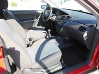 Gebraucht Ford Focus Ambiente 75 PS (55 kW) 2001 Rot Limousine