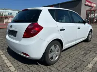 Gebraucht Kia Ceed LX 109 PS (80 kW) 2009 Weiß Kleinwagen