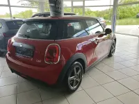 Gebraucht Mini ONE 102 PS (75 kW) 2019 Chili red Kleinwagen