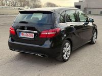 Gebraucht Mercedes B180 109 PS (80 kW) 2016 Schwarz Van / Kleinbus