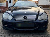 Gebraucht Mercedes C220 150 PS (110 kW) 2008 Schwarz Coupé