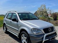 Gebraucht Mercedes ML270 163 PS (119 kW) 2001 Grau SUV