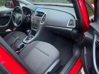 Gebraucht Opel Astra 116 PS (85 kW) 2013 Rot Kleinwagen