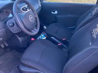 Gebraucht Renault Clio III 75 PS (55 kW) 2012 Rot Kleinwagen