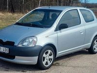 Gebraucht Toyota Yaris 75 PS (55 kW) 2003 Silber Limousine