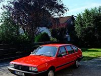 Używany VW Passat 90 KM (66 kW) 1985 Czerwony Hatchback