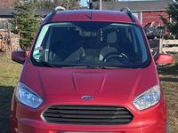 Gebraucht Ford Tourneo Courier Titanium 101 PS (74 kW) 2017 Rot Van / Kleinbus